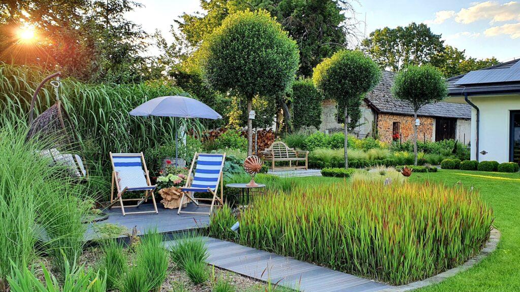 Ruhige Sitzecke mit Gräsern | Gartengestaltung mit Bambus